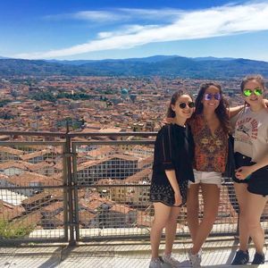 Meet your Posher, Elizabeth