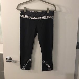 Lululemon Black and White 3/4 Leggings