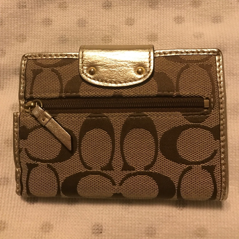 Coach Wallet - Picture 2 of 6
