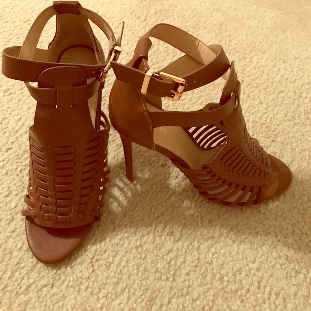 Express brown heels