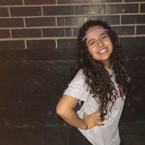 Meet your Posher, Ivette