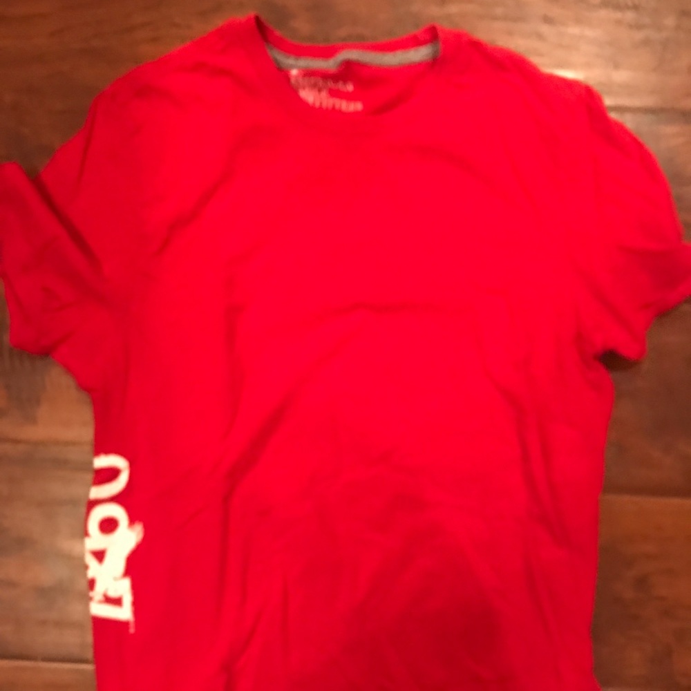 EUC American Eagle Red T-shirt