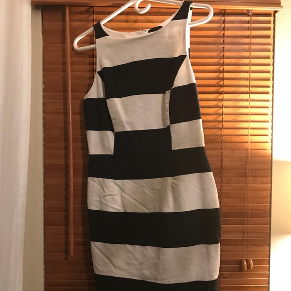 Black and white short sleeve dress Worthington 10 - Picture 2 of 4