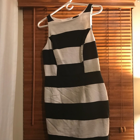Black and white short sleeve dress Worthington 10 - Picture 3 of 4