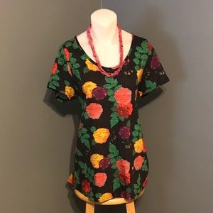 Large Lularoe Classic T