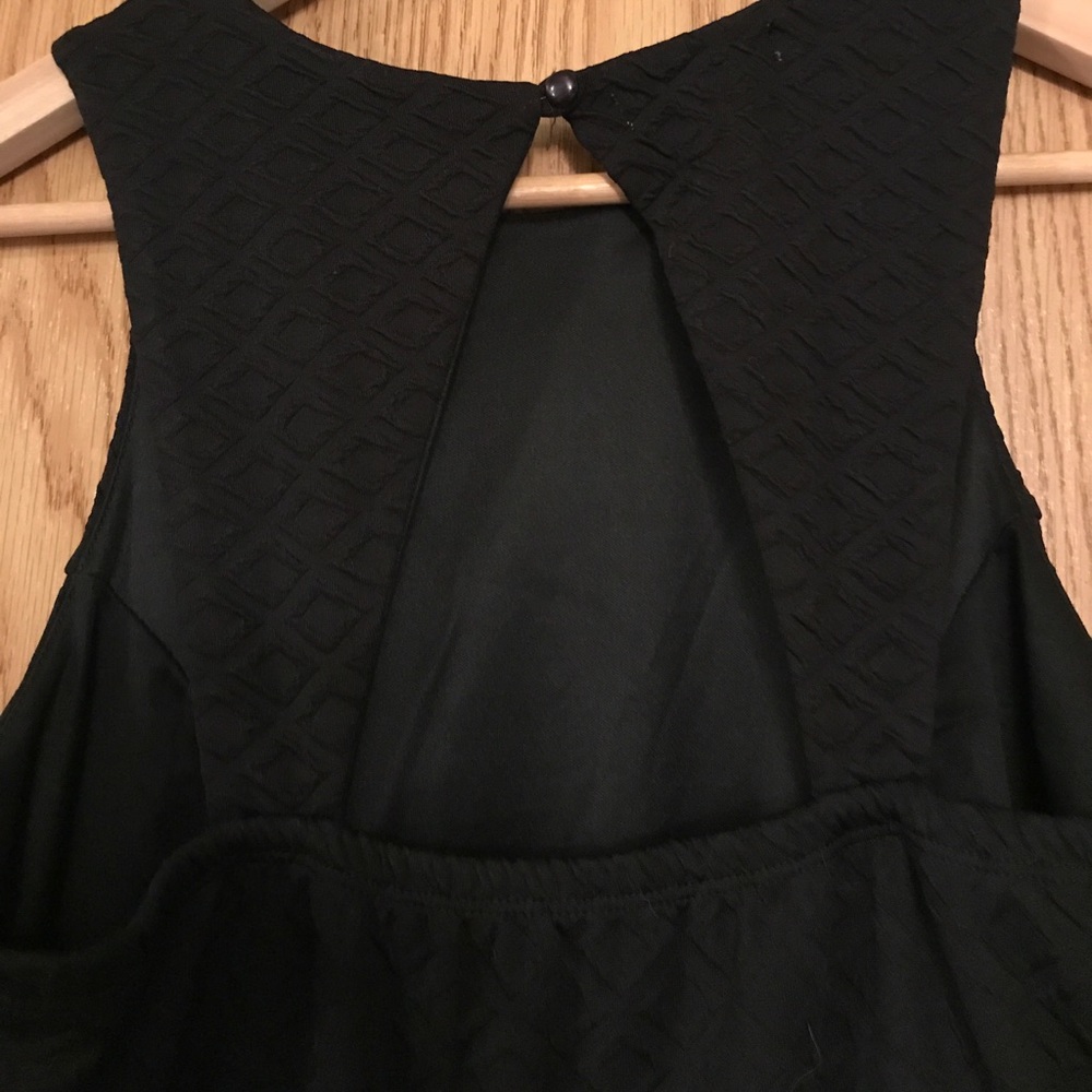 LBD - Picture 4 of 4