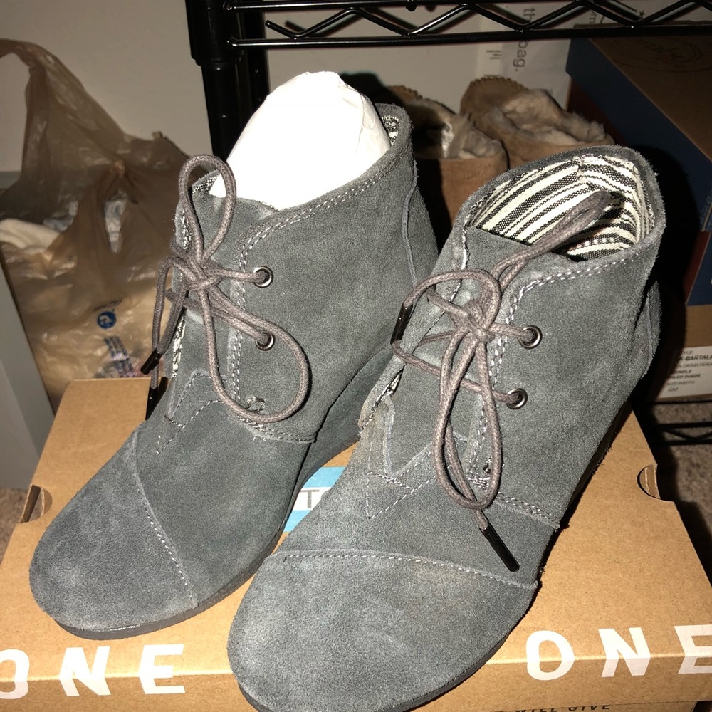 Toms Dessert Wedge castle rock grey