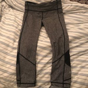 Cropped Lululemon leggings with pocket