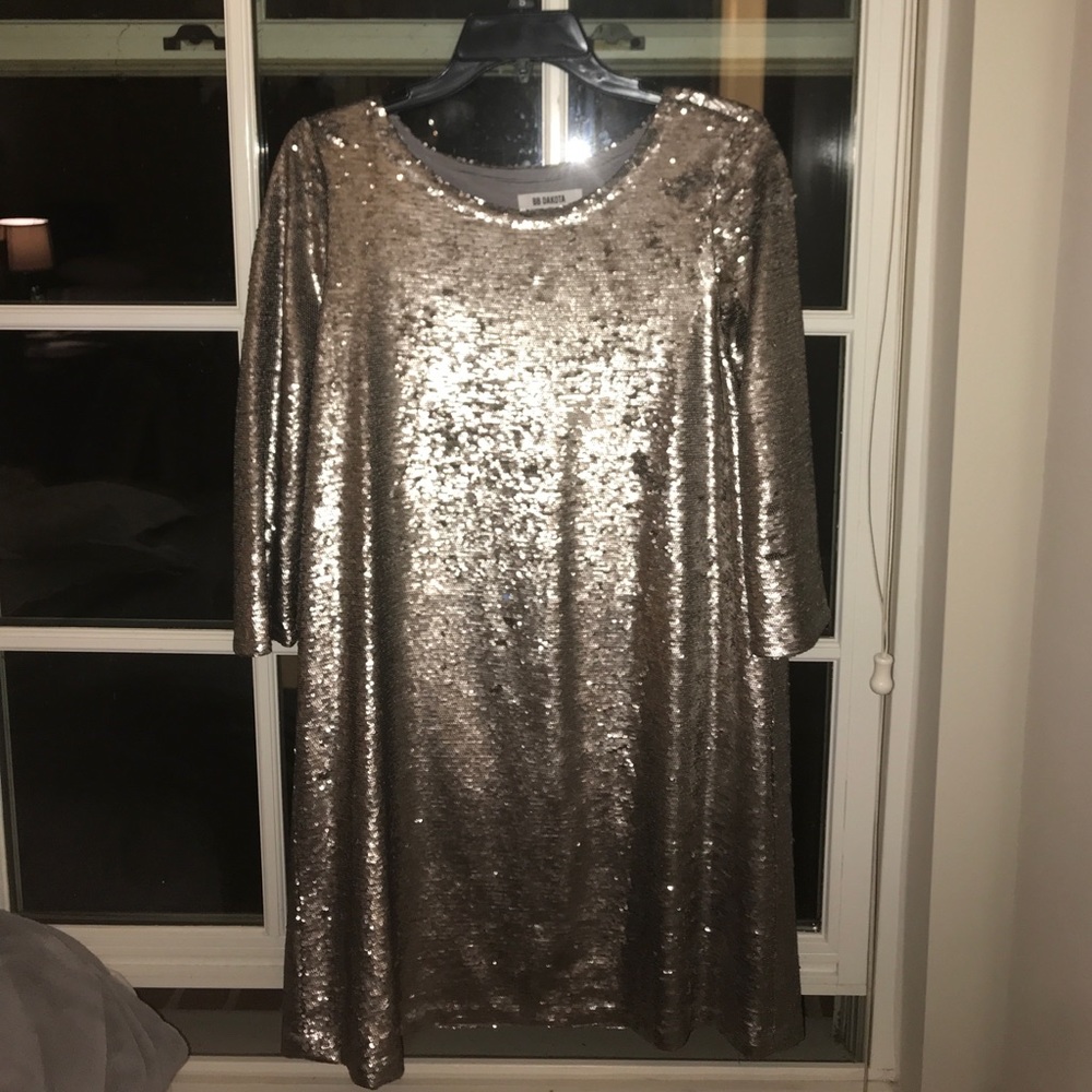 Sparkly silver grey short dress