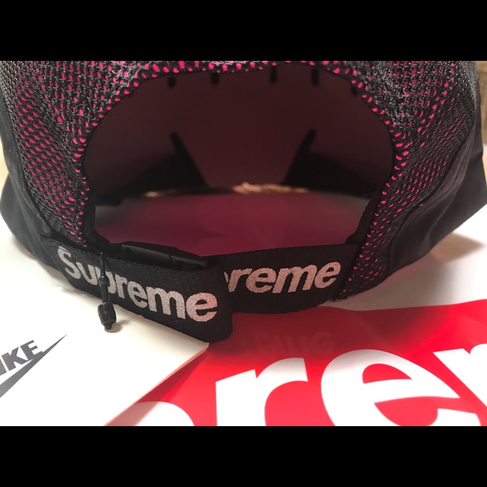 Supreme Nike Trail Running Hat Stickers Bag - Picture 2 of 6