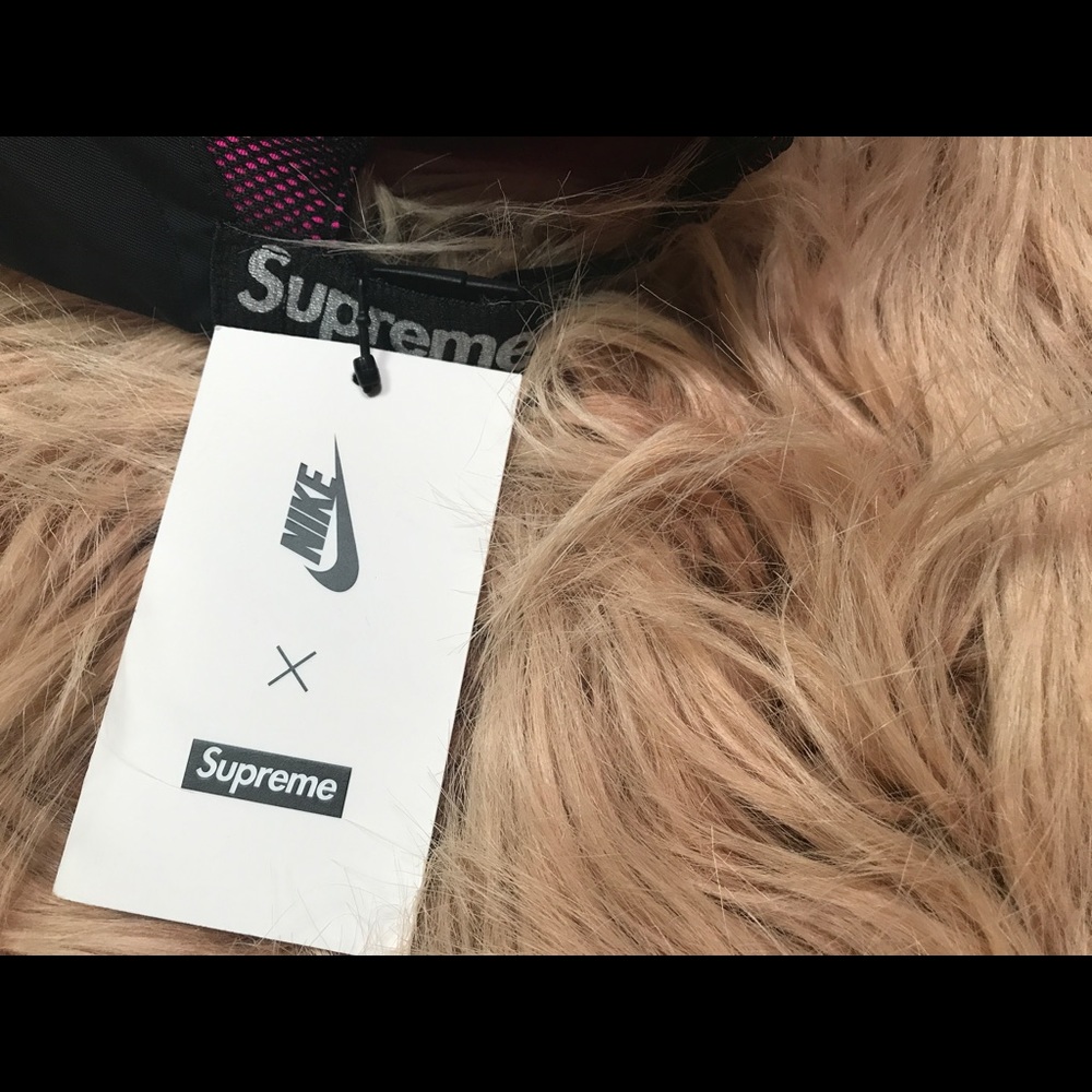 Supreme Nike Trail Running Hat Stickers Bag - Picture 6 of 6