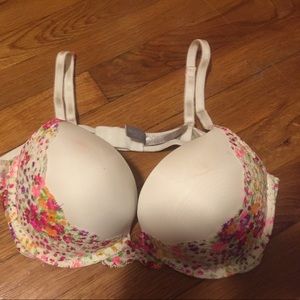 Victoria Secret bombshell bra