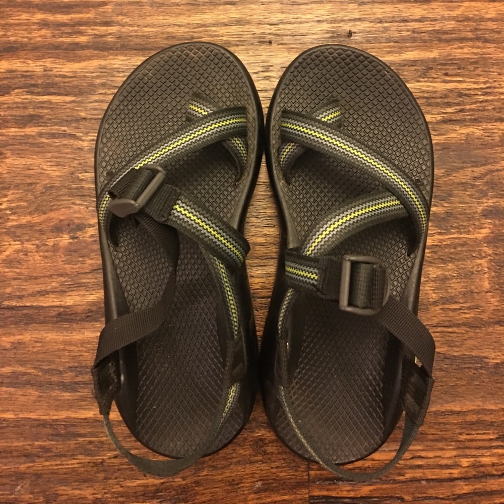 Men’s chacos size 7, Women’s 9! Lightly worn.