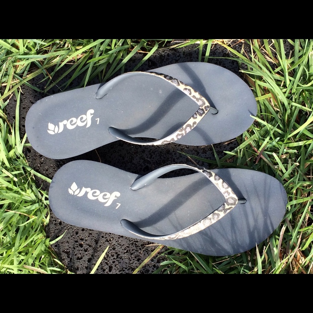 1-pr REEF slippers, size 7. EUC, $7.50