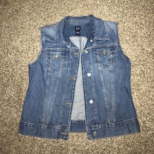 gap denim sleeveless jacket
