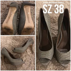 Zara Woman Grey Snake Print Peep Toe:Sz 8/38🎀