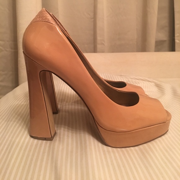 Open toe heels - Picture 2 of 3