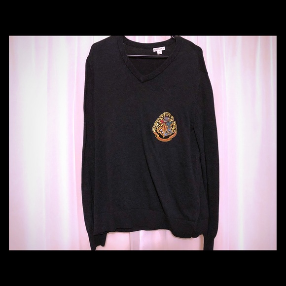 Hogwarts Patched V-Neck Sweater - Picture 1 of 2