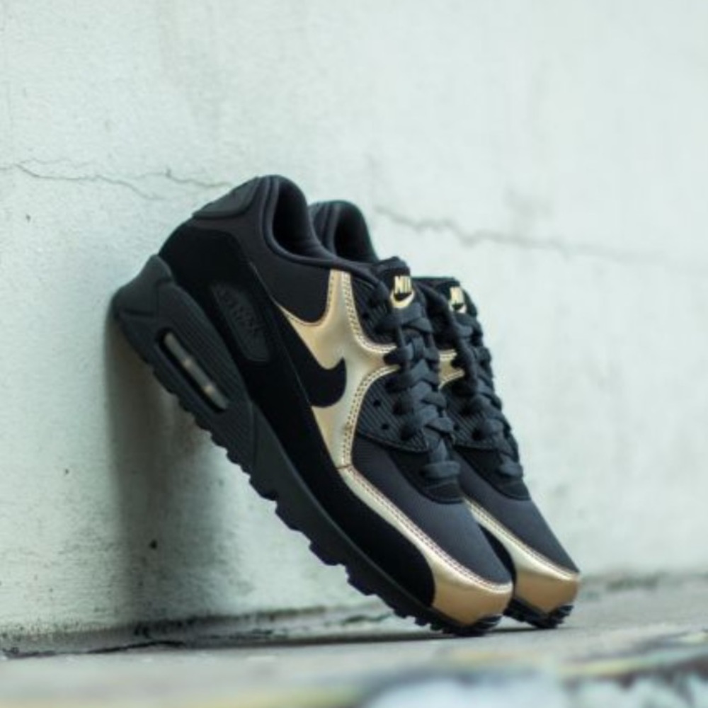 Black and Gold Airmax 90s