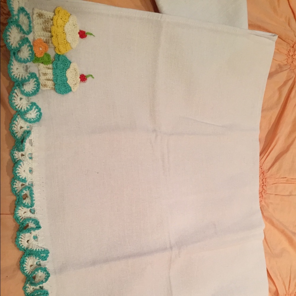 Dish cloth with crochet decor