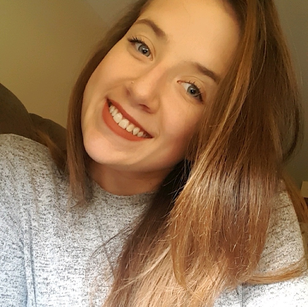 Meet your Posher, Alyssa