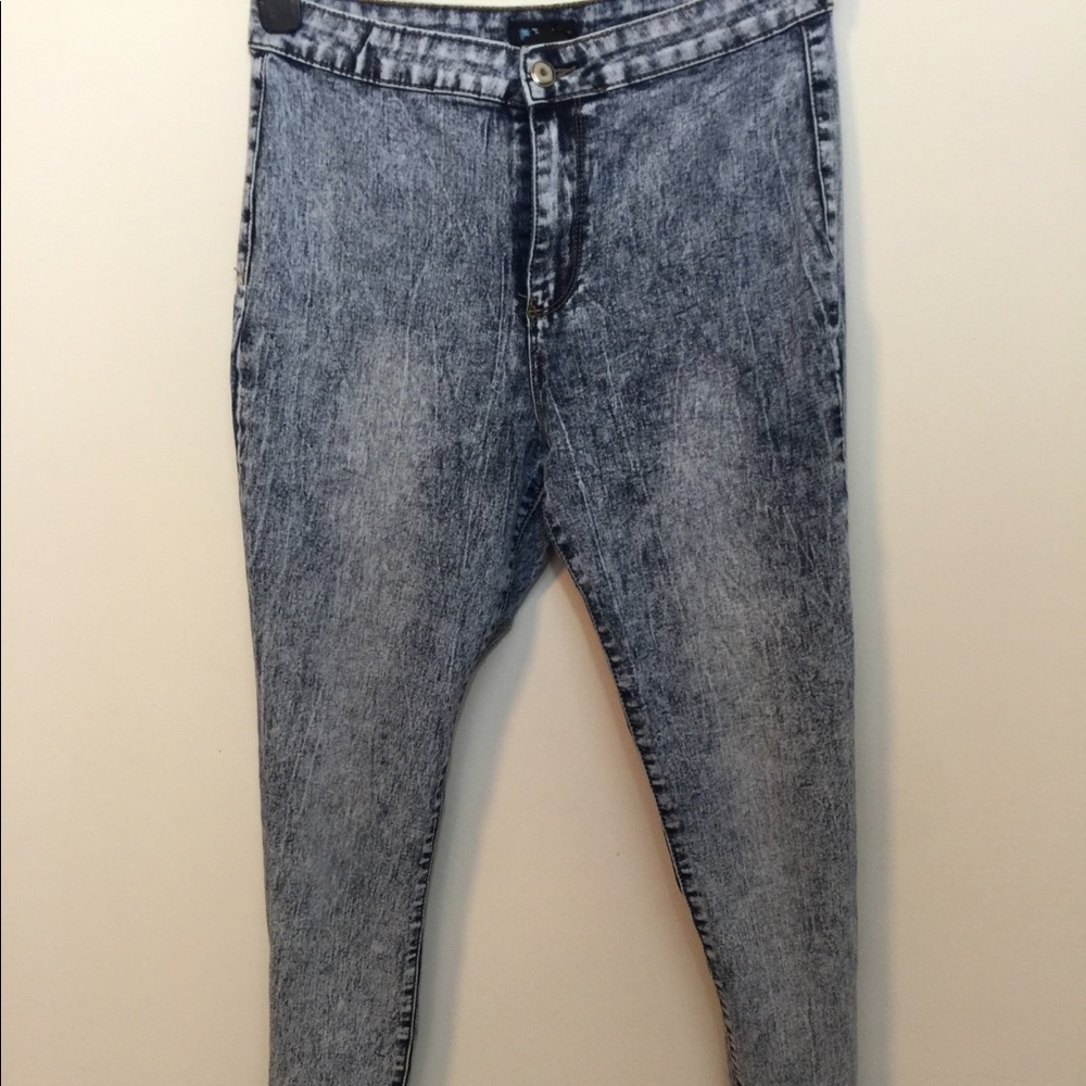 High waisted jeans