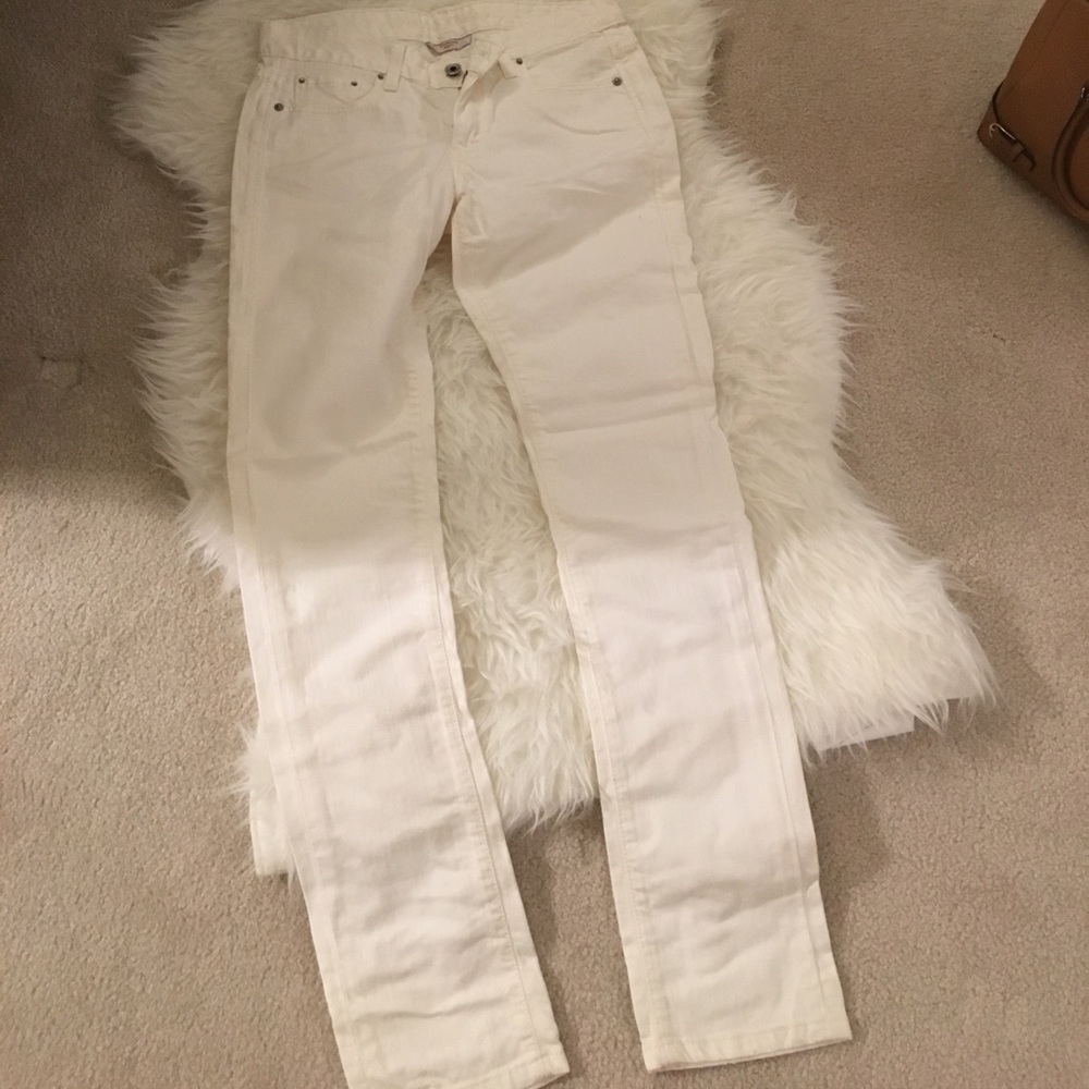 Levi’s white jean