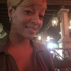 Meet your Posher, Anitra