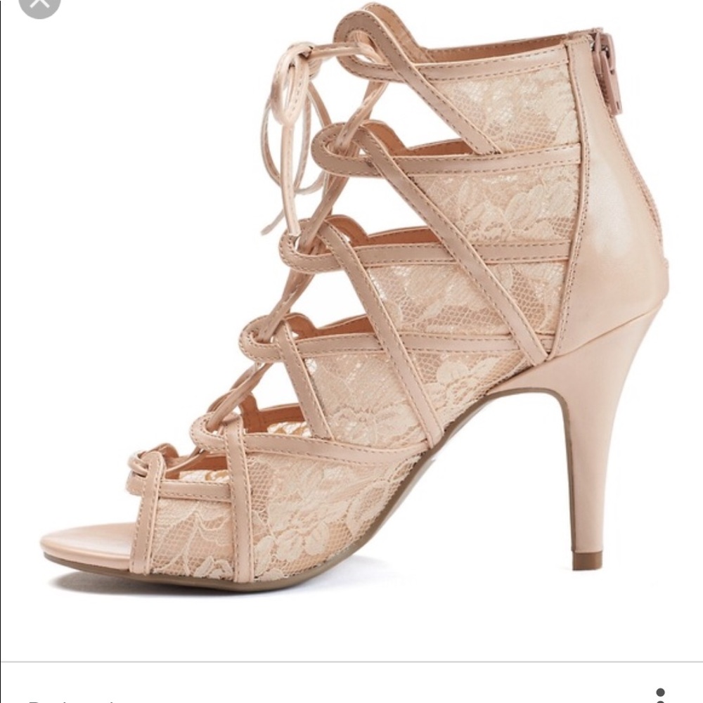 Lauren Conrad size 7 cream colored lace up heels