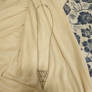 ▶️◀️Triangle Pendant Necklace.▶️◀️