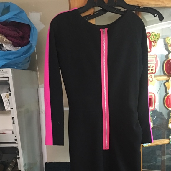 Gown - Picture 2 of 7