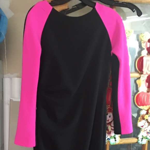 Gown - Picture 3 of 7