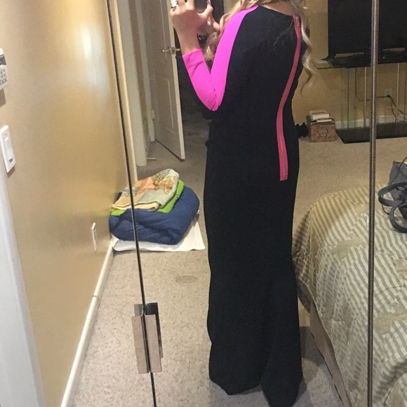 Gown - Picture 4 of 7