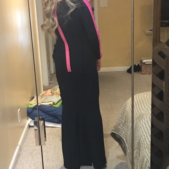 Gown - Picture 7 of 7