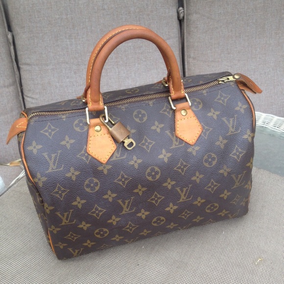 Louis Vuitton Handbags - 💯Auth. Louis Vuitton Monogram Speedy 30 W/PADLOCK