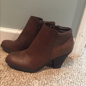 New brown ankle boots