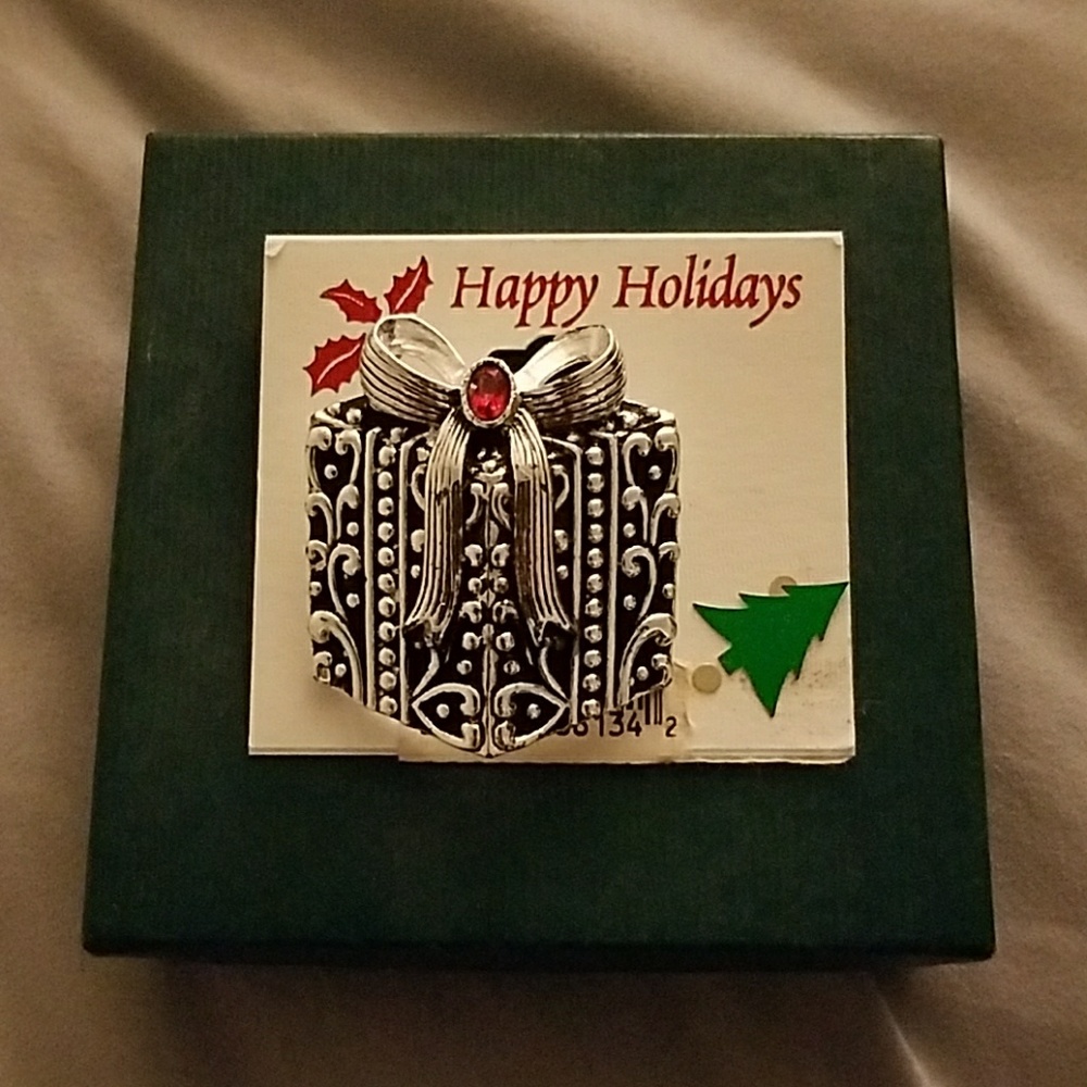 Holiday Gift Brooch