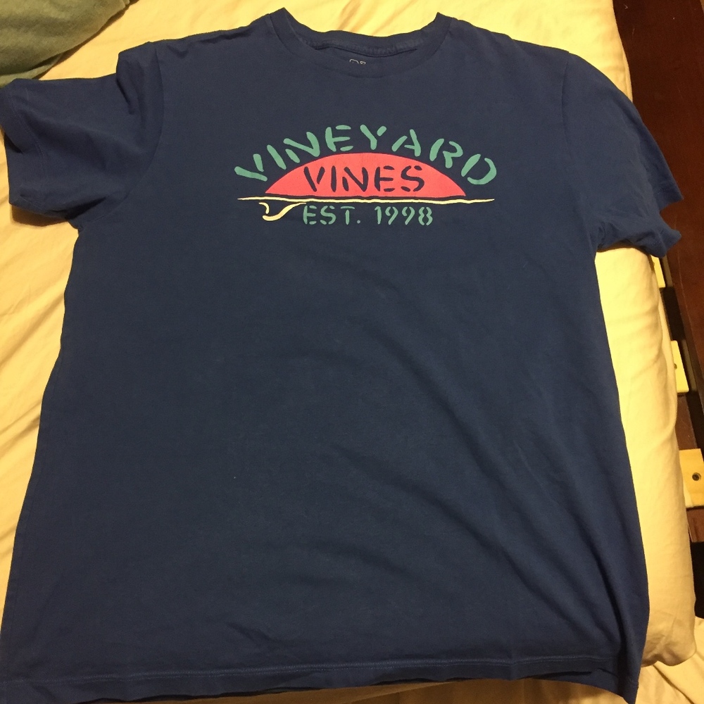 Vineyard Vines t-shirt