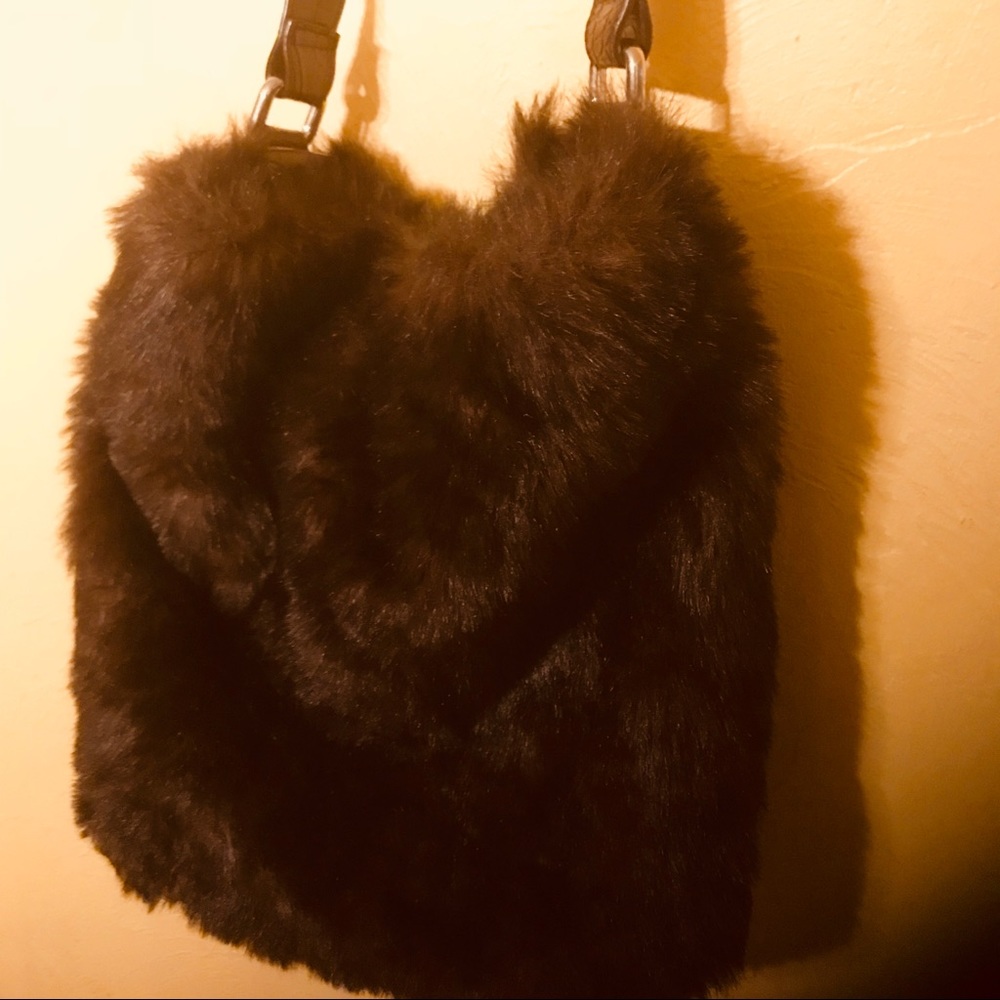 BATH & BODY FAUX FUR TOTE