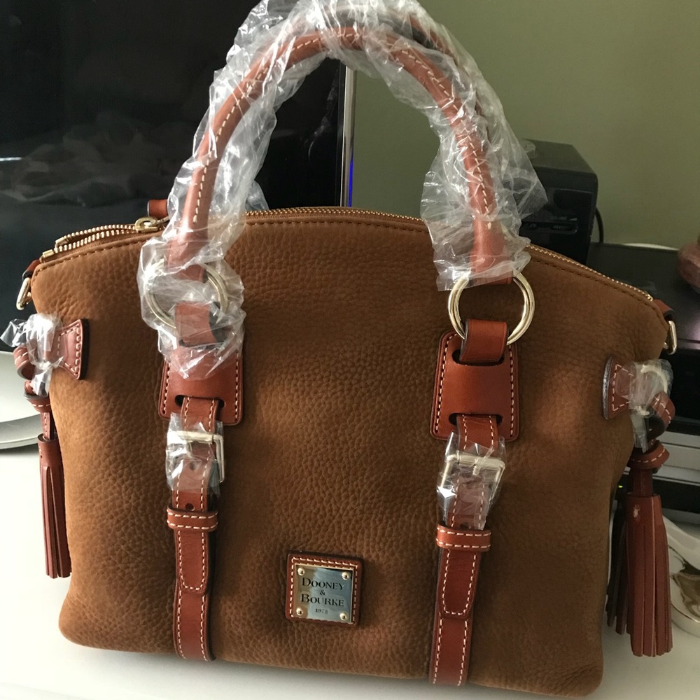 REDUCED Beautiful dooney & bourke Bristol satchel