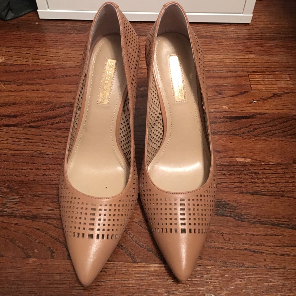 Pointy toe Pumps