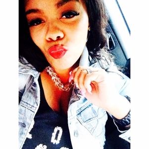 Meet your Posher, Cortney