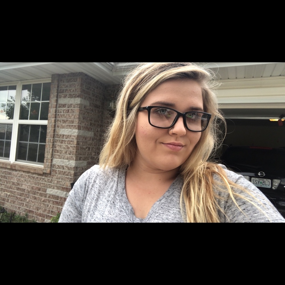 Meet your Posher, Lanie