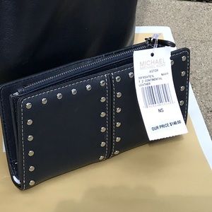 Michael Kors wallet.  Astor. L Z continental