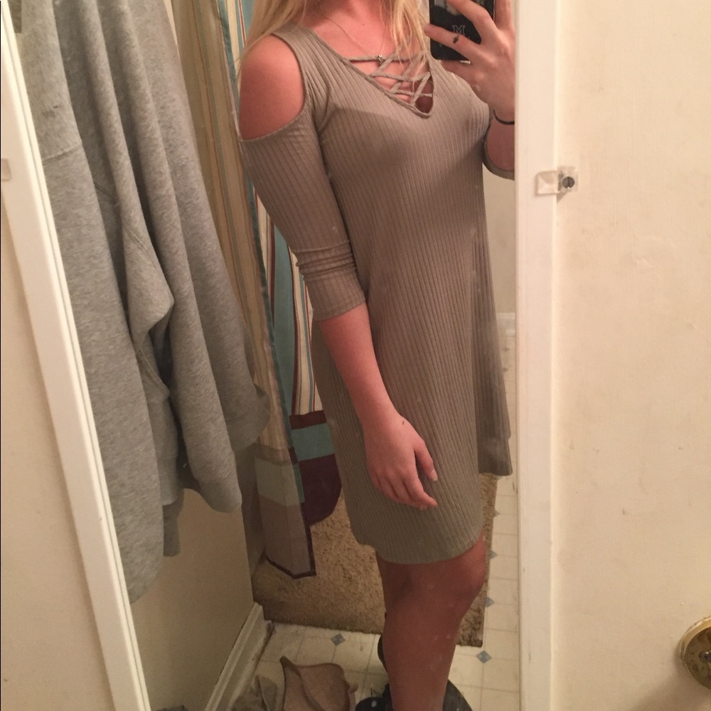 Adorable grey dress