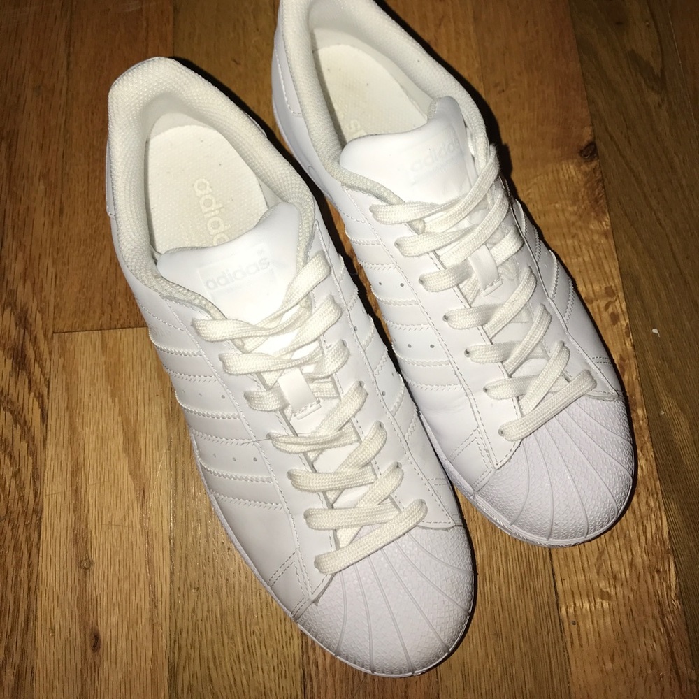 Adidas superstars
