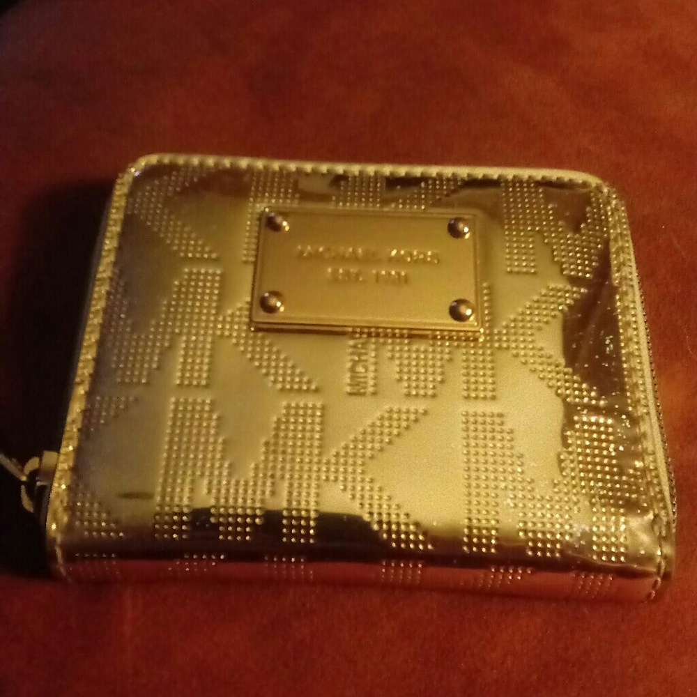SOLD Michael Kors Wallet