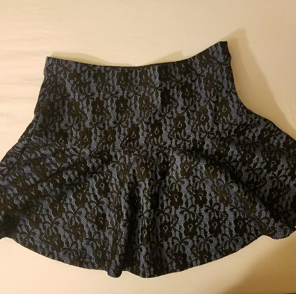 Lace skirt