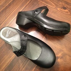 Dansko black 42 Mary Janes