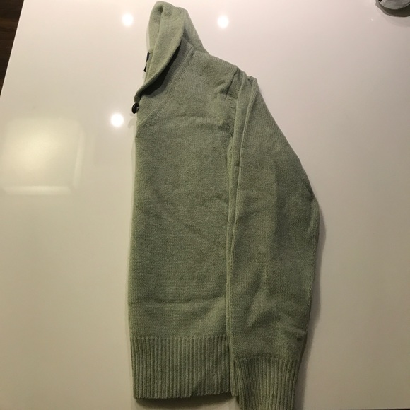 Lambwool sweater in like new condition - Picture 2 of 5